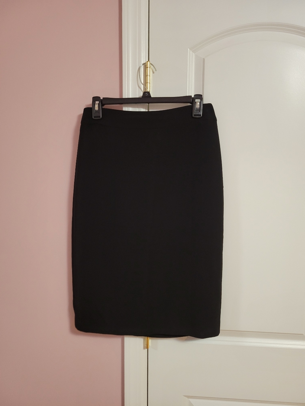 Like New Womens Mossaic Classic Black Pencil Skirt - 4 - Timeless & Professional